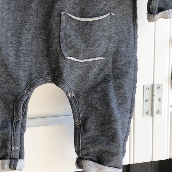 Earth baby outfitters “hello” onesie - Picture 3 of 4